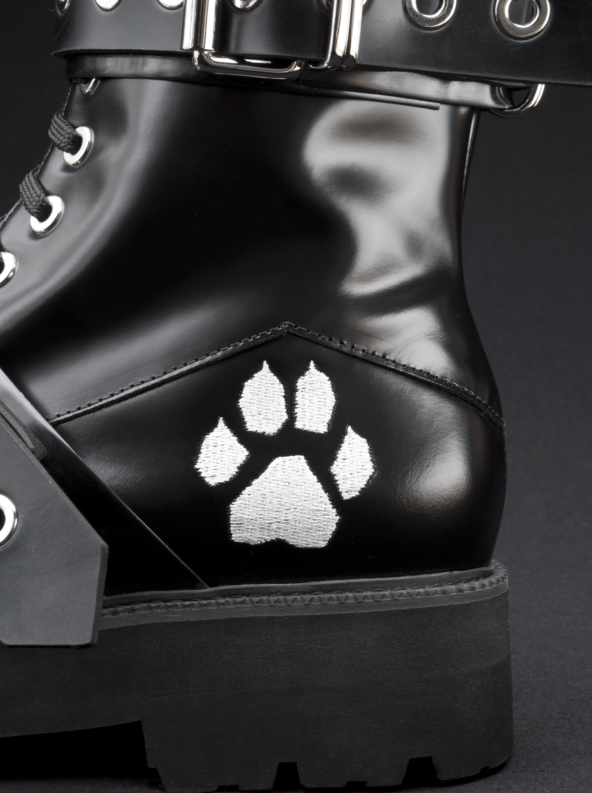 BP002-Black-Paws-Black-Detail-Side