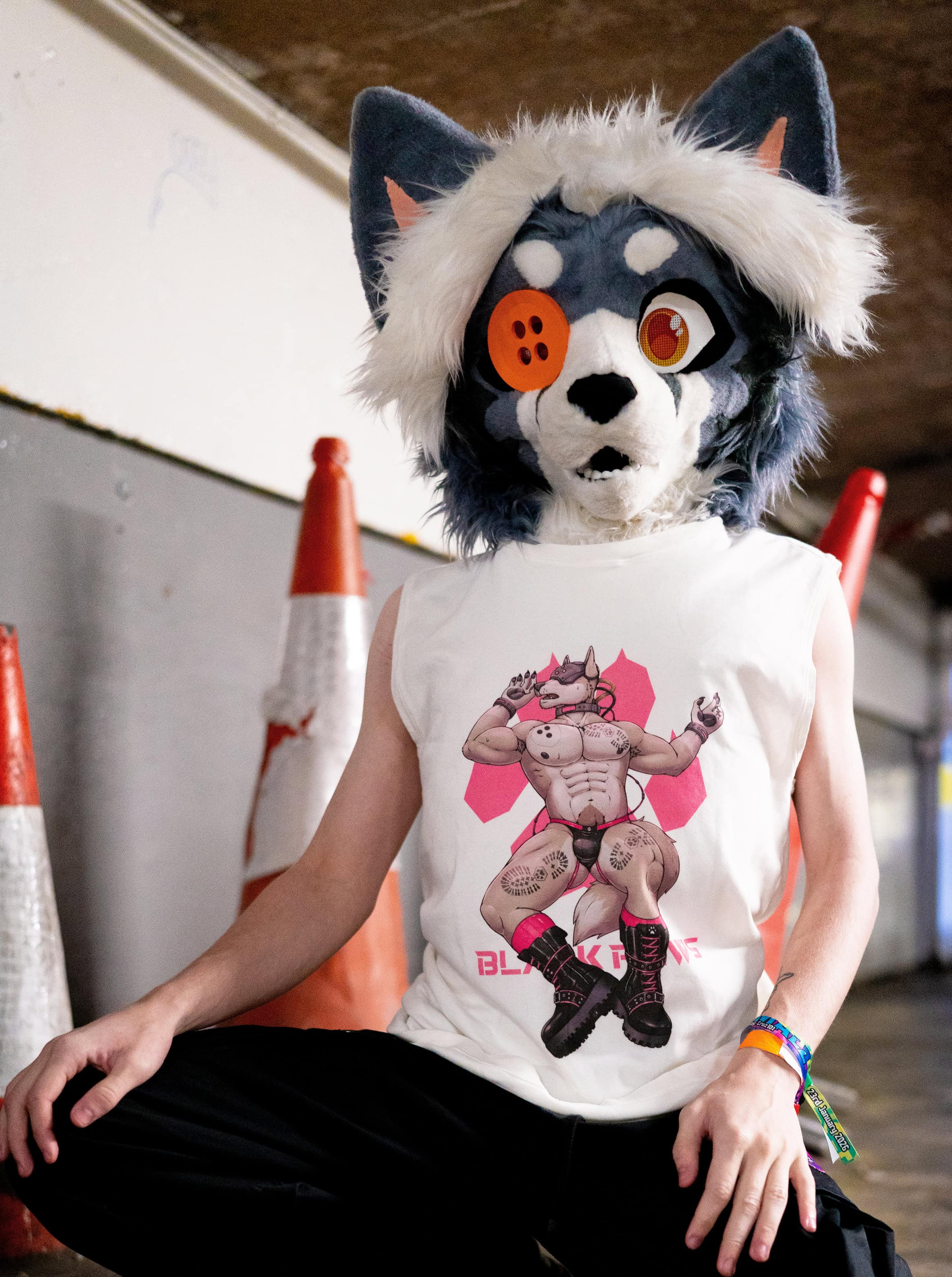 BP057-Black-Paws-Daphur-Sproxxy-3